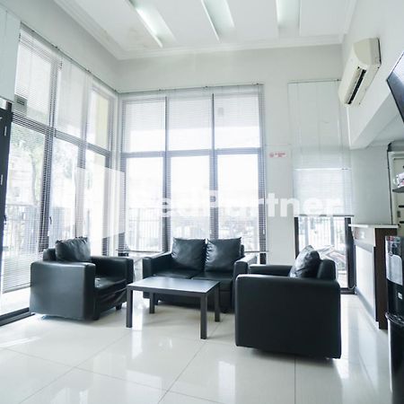 Toba Mansion Syariah Near Benhil Redpartner Jacarta Exterior foto