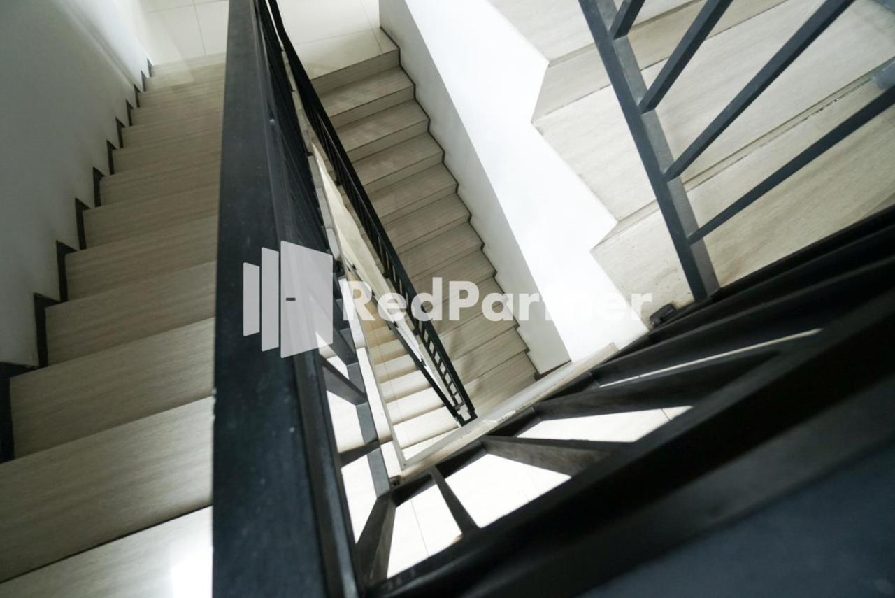 Toba Mansion Syariah Near Benhil Redpartner Jacarta Exterior foto