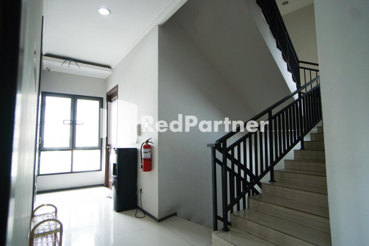 Toba Mansion Syariah Near Benhil Redpartner Jacarta Exterior foto