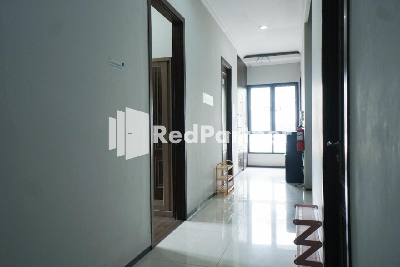 Toba Mansion Syariah Near Benhil Redpartner Jacarta Exterior foto