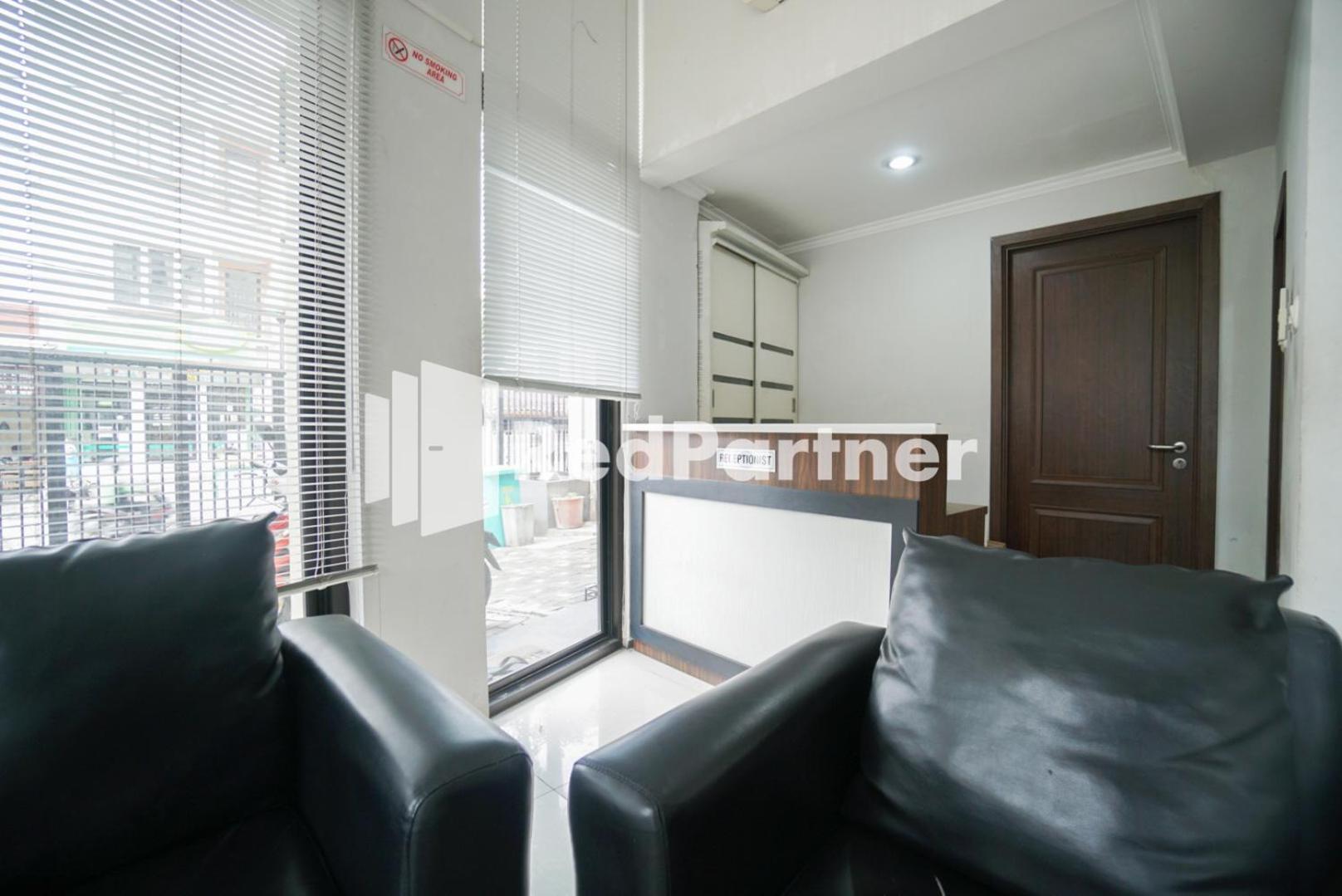 Toba Mansion Syariah Near Benhil Redpartner Jacarta Exterior foto