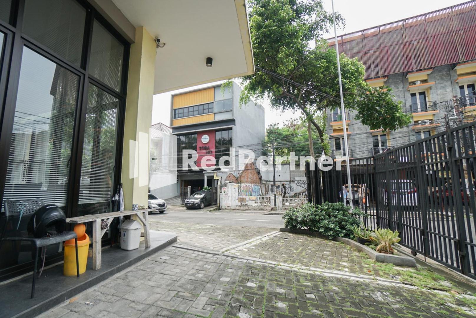 Toba Mansion Syariah Near Benhil Redpartner Jacarta Exterior foto